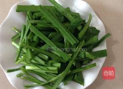 绿豆芽炒韭菜的做法图解2