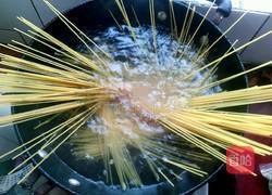 圣女果意面的做法图解3