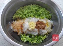 松软龙利鱼芹菜包子的做法图解5