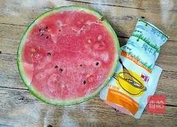 西瓜牛奶冰的做法图解1