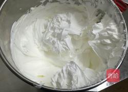 圣女果蛋糕的做法图解1