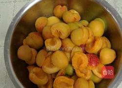 黄杏果酱的做法图解1