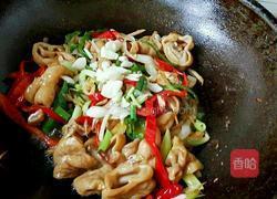 圣女果搭炒肥肠的做法图解9