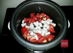 西红柿萝卜汤的做法图解2