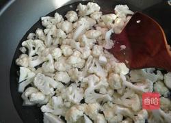 花菜炒肉的做法图解2