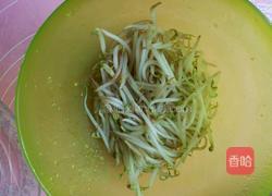绿豆芽炒韭菜的做法图解5