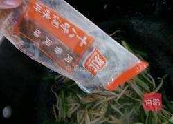 绿豆芽炒韭菜的做法图解10
