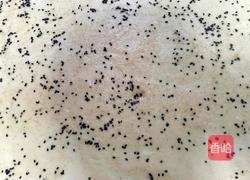 芝麻花卷的做法图解3