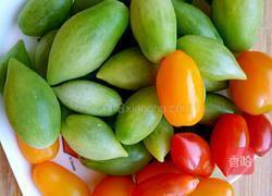 彩色圣女果炒鸡蛋的做法图解1