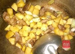 土豆烧肉的做法图解4