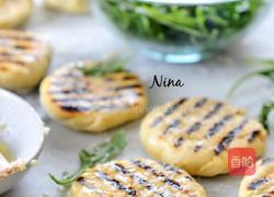 迷你版烤圣女果披萨的做法图解3