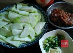 水瓜炒肉丝的做法图解1