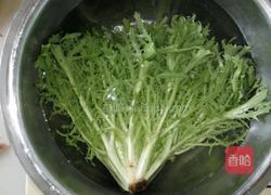 丁香鱼拌苦菊的做法图解1