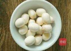 冰糖银耳莲子羮的做法图解2