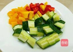彩椒花生仁拌黄瓜的做法图解5