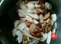 蘑菇炖山药的做法图解3
