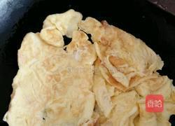 鸡蛋炒苦瓜的做法图解2