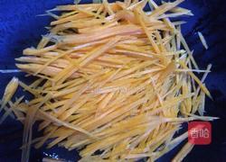 胡萝卜炒绿豆芽的做法图解5