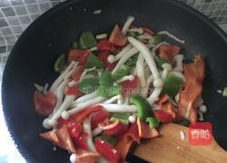 彩椒海鲜菇炒鸡蛋的做法图解6
