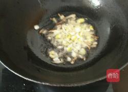 鸡蛋炒馒头丁的做法图解4