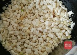 鸡蛋炒馒头丁的做法图解5