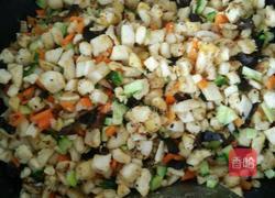 鸡蛋炒馒头丁的做法图解6