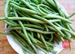 豆角炖肉的做法图解1