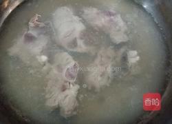 白萝卜瑶柱猪骨汤的做法图解3