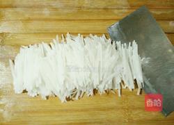 凉拌白萝卜的做法图解2