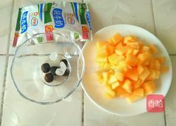 奶香哈密瓜的做法图解1