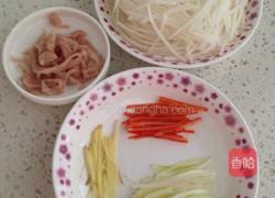 萝卜丝炒肉的做法图解1