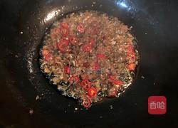 梅干菜炒卷心菜的做法图解3