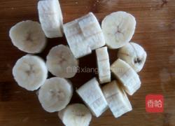 哈密瓜香蕉沙拉的做法图解3