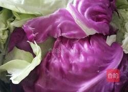 炝拌甘蓝的做法图解1