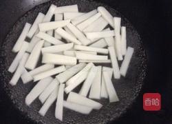 绿豆芽炒年糕的做法图解3