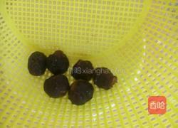 桂圆菊花茶的做法图解2