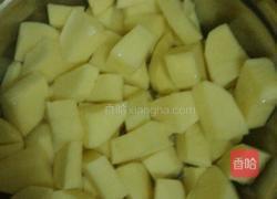 排骨烧土豆的做法图解2