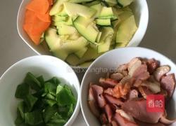 鹅肉炒南瓜的做法图解2