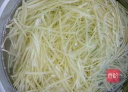 炝拌彩椒土豆丝的做法图解2