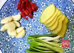 红烧小鲫鱼的做法图解2