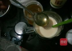 蜂蜜奶茶的做法图解4