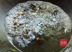 彩椒拌黑木耳的做法图解3