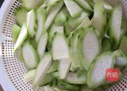 丝瓜瘦肉汤的做法图解2