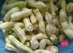 腊肉炒四季豆的做法图解2