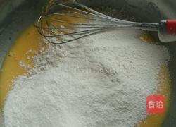 戚风蛋糕的做法图解4