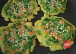 韭菜鸡蛋饼的做法图解7