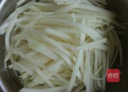 凉拌苤蓝丝的做法图解1