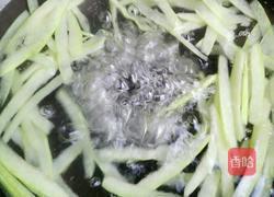 西瓜皮西红柿蛋花汤的做法图解4