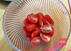 盐焗鸡圣女果沙拉的做法图解4