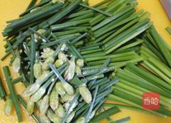 彩椒韭菜花炒墨鱼仔的做法图解2